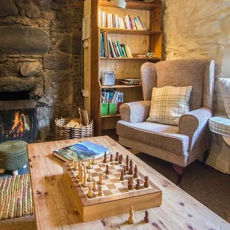 Cottages At Glencoe Independent Hostel-3
